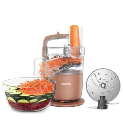 Abbildung von Kenwood MultiPro Go FDP22.​130RD, Küchenmaschine, Hacken, Schneiden, Reiben, Reduzieren in Püree und Kneten, 360 Express Serve, Schüssel 1,3 l, Knetklingen, 4 mm Scheibe, 650 W, Tonrot