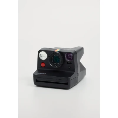 Abbildung von Polaroid Now+ Generation 3 Sofortbildkamera mit Bluetooth Verbindung Schwarz (9160)
