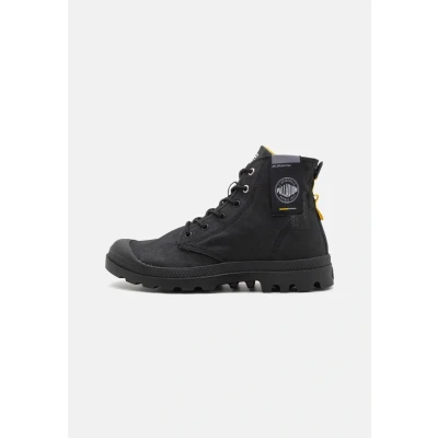 Abbildung von Palladium Pampa Surplus Unisex Plateaustiefelette, Größe: 42, Black Schuhe
