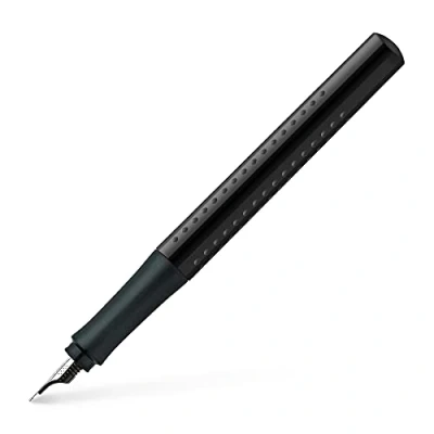 Abbildung von FABER CASTELL 140816 moderner Füller Grip 2010 mit Ergonomisches Design und Hochwertige Konstruktion, breite Feder M, Nachfüllbar inkl. Tintenpatrone schwarz, 1 Stück