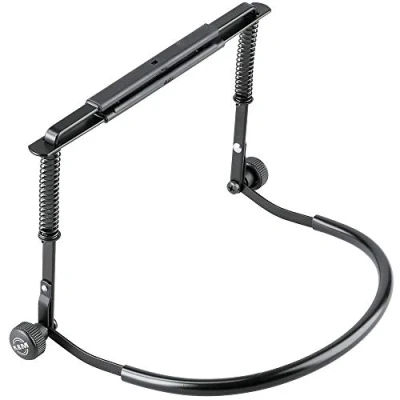 Abbildung von K&amp;M 16416 Mundharmonikahalter Schwarz aus Stahl mit Federspannung speziell für Blues Harp formschön, handlich, stabil