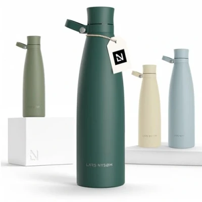 Abbildung von LARS NYSØM Trinkflasche Edelstahl 1000ml Isolierflasche 1 Liter Auslaufsichere Wasserflasche für Sport, Fahrrad, Hund, Kinder (Pine Green, 1000ml)