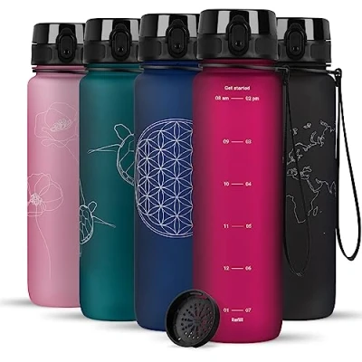 Abbildung von 720DGREE Trinkflasche 1l mit Motivationsskala “uberBottle“ +Sieb Dicht, Leicht, BPA Frei, Bruchsicher Wasserflasche für Uni, Sport, Fitness, Fahrrad, Outdoor Tritan Sportflasche Rot