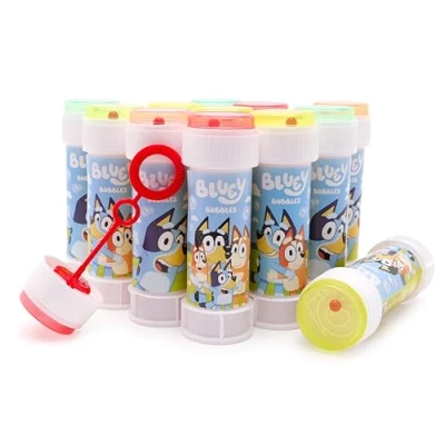 Abbildung von Toyland® 12er Pack Bluey Seifenblasenwannen mit Zauberstäben, 60 ml Lösung und neuartigem Labyrinthdeckel Taschengeld Partyspielzeug
