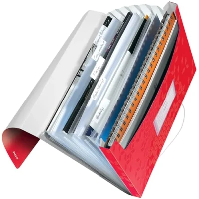 Abbildung von Leitz WOW A4 Projektmappe Mit 6 Fächern, Ideal als Schnellhefter für Projekte, Gummibandverschluss, beschriftbaren Taben und Beschriftungsschildchen, Rot, 45890026