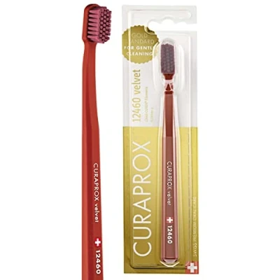 Abbildung von Curaprox CS 12460 Velvet Zahnbürste Ultra Soft Handzahnbürste für Erwachsene mit Super CUREN Borsten Kupferrot Bordeauxrot