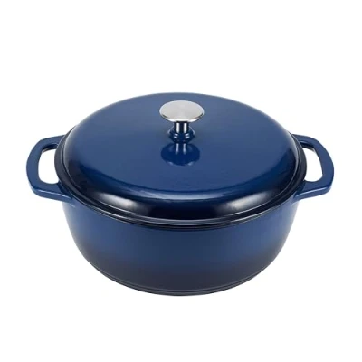 Abbildung von Amazon Basics Rund Schmortopf aus emailliertem Gusseisen, 5.67 l, Marineblau
