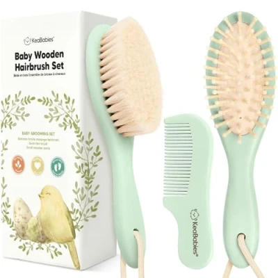 Abbildung von Baby Haarbürste &amp; Kamm Set Bürste mit weichen Ziegenborsten, Holz Babyhaarbürsten und Babykamm Set, Babybürste Neugeborene, Kleinkind, Säuglings Haarbürste, Wiegenkappe (Sage)