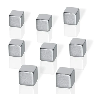 Abbildung von Sigel B3101 Neodym Magnete BeBoard, Würfelmagnete im XL Format, gut zu greifen, extrem stark, 8er Set, silber, für Glas Magnettafeln, Whiteboards, Kühlschränke