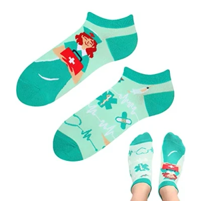 Abbildung von TODO Colours Lustige Socken mit Motiv Mehrfarbige, Bunte, Verrückte für die Lebensfreude (35 38, x LOW Krankenschwester)