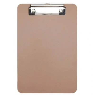 Abbildung von MAUL Klemmbrett A4 MAULbasic Schreibbrett aus Holz im DIN Hochformat Clipboard zum Aufhängen Klemmer zur Aufbewahrung von Papier für Büro, Küche und Werkstatt