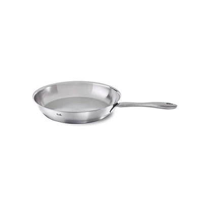 Abbildung von Fissler Catania / Edelstahl Pfanne (Ø 24 cm), unbeschichtete Stielpfanne, Schmorpfanne, ideal zum krossen Braten, alle Herdarten auch Induktion