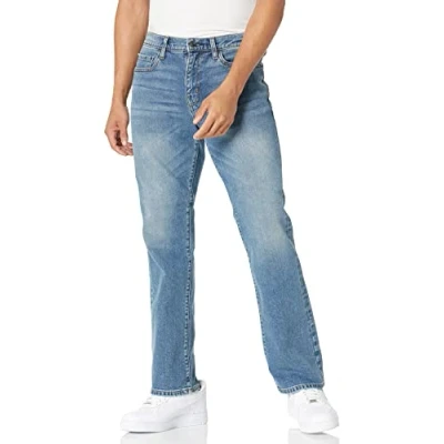Abbildung von Amazon Essentials Herren Bootcut Jeans mit gerader Passform, Helle Waschung, 34W / 32L