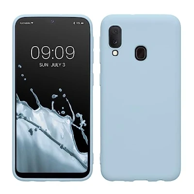 Abbildung von kwmobile Hülle kompatibel mit Samsung Galaxy A20e weiches TPU Silikon Case Cover geeignet für kabelloses Laden Hellblau