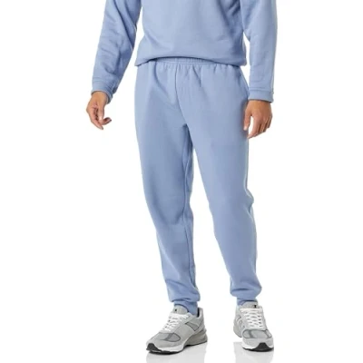 Abbildung von Amazon Essentials Herren Fleecejogginghose, Helles Jeansblau, XL