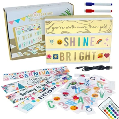 Abbildung von Light Box Shiny Gold A4 16 Farben mit 400 Buchstaben und Emojis, 10 Premium Karten, Fernbedienung, 2 Stifte BONNYCO Ä Ö Ü ß Lichtbox Led Buchstaben, Geschenke für Frauen and Mädchen