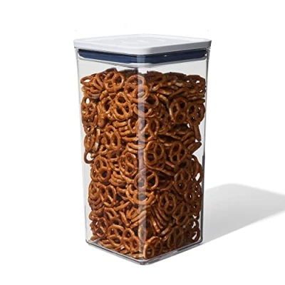 Abbildung von OXO Good Grips POP Behälter luftdichte, stapelbare Aufbewahrungsbox mit Deckel für Lebensmittel 5,7 l Tierfutter und mehr, Weiß
