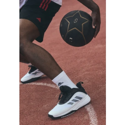 Abbildung von adidas Performance Ownthegame 3.0 Basketballschuh, Größe: 46, Footwear white/core black Textil/synthetik