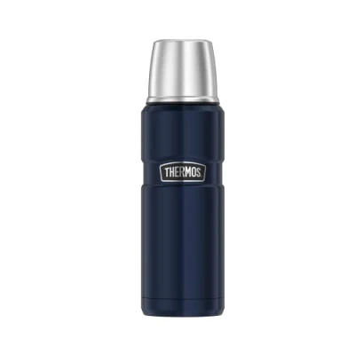 Abbildung von Thermos Stainless Beverage Bottle 0,47l, Midnight Blue, Thermosflasche Edelstahl 470ml, Isolierflasche mit Trinkbecher, 12 h heiß / 24 kalt, spülmaschinenfest, absolut dicht, BPA frei