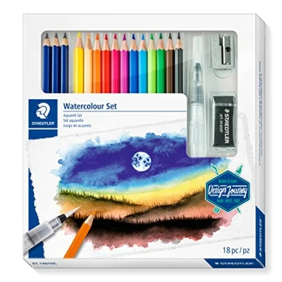 Abbildung von STAEDTLER Aquarell Set, Komplett Set mit 3 Premium Bleistiften, 12 Farbstiften, 1 Wasserpinsel, Radierer, Metall Spitzer und Step by Anleitungen, 61 14610C