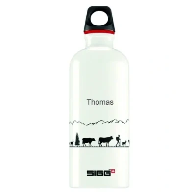 Abbildung von SIGG Alu Trinkflasche Traveller Swiss Red Klimaneutral Zertifiziert Für Kohlensäurehaltige Getränke Geeignet Auslaufsicher Federleicht BPA frei Rot 0,6L