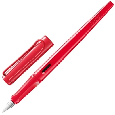 Abbildung von Lamy joy strawberry Schönschreibfüller Füllhalter mit ergonomischem Griff &amp; polierter Stahlfeder in Strichbreite 1,9 mm Kalligraphie Füller Bandzugfeder inkl. Tintenpatrone T 10 blau