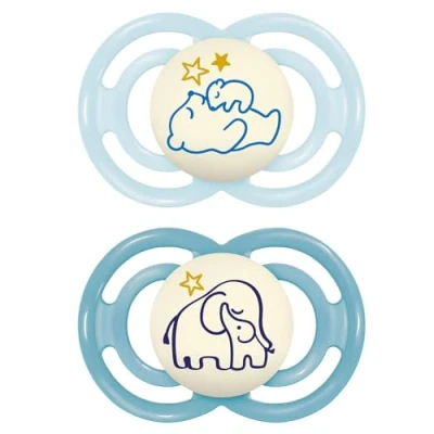 Abbildung von MAM Perfect Night Schnuller im 2er Set, leuchtend Dunkeln, zahnfreundlicher Baby aus nachhaltigen &amp; bio erneuerbaren Materialien, mit Schnullerbox, 6 16 Monate, Bär/Elefant