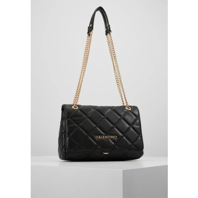 Abbildung von VALENTINO Ocarina Flap Bag Nero