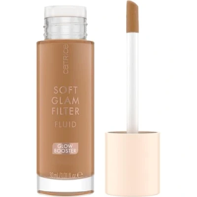 Abbildung von Catrice Soft Glam Filter Fluid, Basis, Nr. 065, Nude, pflegend, natürlich, glänzend, strahlend, vegan, ölfrei, ohne Parfüm, Alkohol, 1er Pack (30ml)
