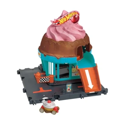 Abbildung von Hot Wheels Let&#039;s Race Netflix City Downtown Spielset Eiskrem Strudel Rennbahn Action mit Verkehrsschild, inklusive 1:64 Auto, für Kinder ab 4 Jahren, HTN77