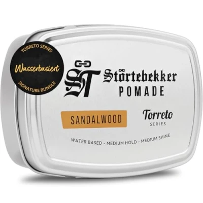 Abbildung von Störtebekker® Premium Pomade Wasserbasiert Sandelholz Herren &#039;Torreto Series&#039; Mittlerer Halt Glanz Haarwachs 125ml Barbershop Haarpomade Haarstyling Made in Germany