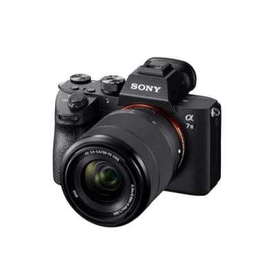 Abbildung von Sony Alpha 7 III mit 2870mm Objektiv spiegellose Vollformatkamera (24,2 MP, 4K UHD Video, schneller Autofokus, 5 Achsen Stabilisierung, 10 Bilder/Sek., E Mount, schwarz)