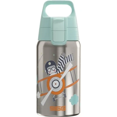 Abbildung von SIGG Edelstahl Trinkflasche Kinder Shield One Uni Skate Für Kohlensäurehaltige Getränke Geeignet Auslaufsicher Federleicht BPA frei Sport &amp; Schule Alu Hellblau mit Piloten 0,5L