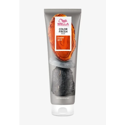 Abbildung von Wella Professionals Color Fresh Mask Copper Glow Haarkur zum Beleben und Verändern der Haarfarbe pflegende Tönung mit Avocadoöl für mittelblondes, hellbraunes gefärbtes Haar 150 ml