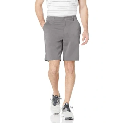 Abbildung von Amazon Essentials Herren Stretch Golfshorts in klassischer Passform (erhältlich Übergröße), Grau, 32W
