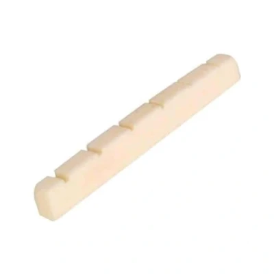 Abbildung von Alnicov E Gitarren Knochensattel, 42 x 3,5 mm, flacher Boden, reiner Rinderknochen, geschlitzt, für 6 saitige Stratocaster Telegitarrenteile