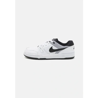 Abbildung von Nike Sportswear FULL Force Unisex Sneaker low für Kinder, Größe: 32, White/black/pewter Schuhe