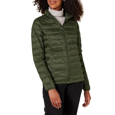 Abbildung von Amazon Essentials Damen Leichte, langärmelige, Wasserabweisende, packbare Pufferjacke (in Übergröße erhältlich), Olivgrün, XXL