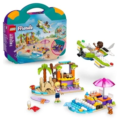 Abbildung von LEGO Friends Kreativer Reisekoffer, Bauspielzeug, BAU und Spielset für Rollenspiele, Geschenk Mädchen ab 5 Jahren, 2 Minifiguren der Charaktere, Tierfiguren, 1 Hund Delfin 42672
