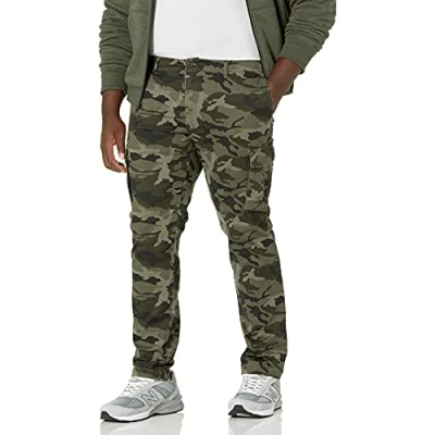Abbildung von Amazon Essentials Herren Gerade geschnittene Stretch Cargohose (erhältlich in Big &amp; Tall), Grün Tarnmuster, 36W / 32L