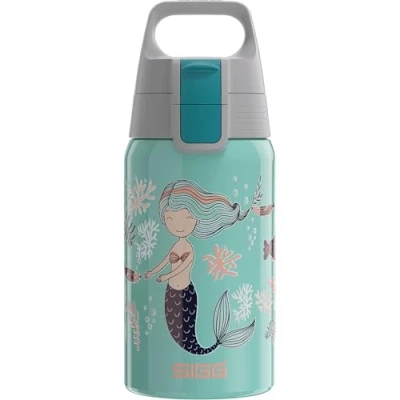 Abbildung von SIGG Edelstahl Trinkflasche Kinder Shield One Atlantis Für Kohlensäurehaltige Getränke Geeignet Auslaufsicher Federleicht BPA frei Sport &amp; Schule Hellblau mit Nixe 0,5L