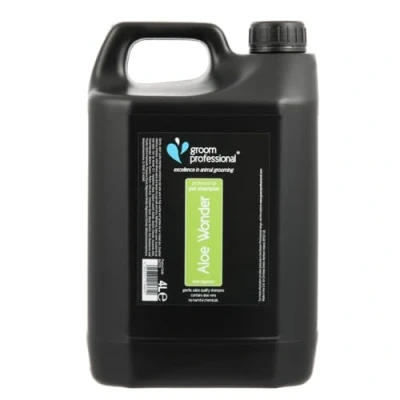 Abbildung von GROOM PROFESSIONAL Aloe Wonder Hundeshampoo Sensitiv für Juckende und Trockene Haut Gegen Juckreiz &amp; Shampoo Hunde Beruhigende Pflegende Formel, 4 Liter