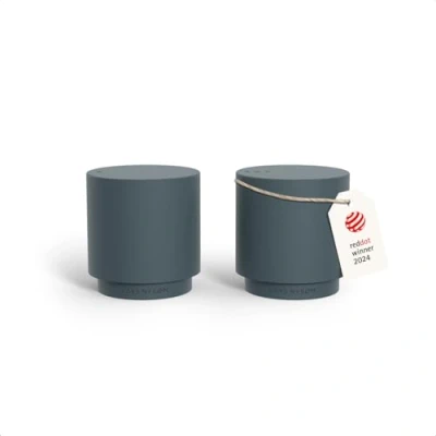 Abbildung von LARS NYSØM Salz und Pfefferstreuer Set Edelstahl Salzstreuer, Minimalistisches Design Gewürzstreuer, leicht nachfüllbar (Stone Blue)