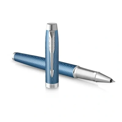 Abbildung von Parker IM Rollerball Tintenroller Blaugraue Premium Lackierung mit Chromverzierung Feine Schreibspitze schwarzer Nachfüllmine Geschenkbox