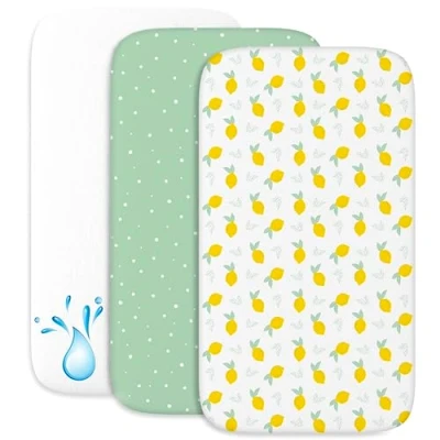 Abbildung von 2X Spannbettlaken aus 100% Baumwolle mit Gummiband 1X Matratzenschoner wasserdichtem Material 3er Set 50x83cm Zitrone
