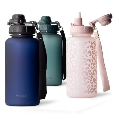 Abbildung von MAMEIDO Trinkflasche 1l mit Strohhalm &amp; Zeitmarkierung als Trinkerinnerung, Wasserflasche auslaufsicher, Sportflasche BPA frei, Gym Water Bottle, Flasche aus Tritan (Dark Night, 1000ml)