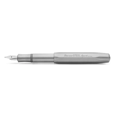 Abbildung von Kaweco Steel SPORT Füllhalter I Premium Edelstahl Füllfederhalter für Tintenpatronen mit hochwertiger Stahlfeder Luxus Füller aus gebürstetem Stainless 13 cm Federbreite: F (Fein)