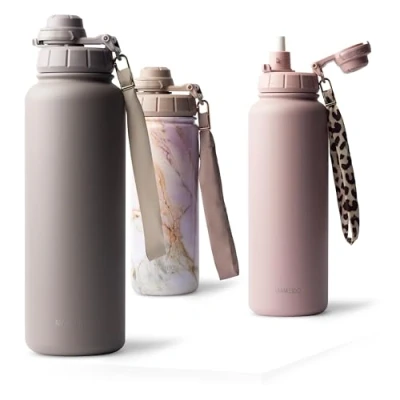 Abbildung von MAMEIDO Thermosflasche mit Strohhalm 1,2l, auslaufsichere Trinkflasche Edelstahl isoliert, Wasserflasche BPA frei Trageschlaufe, Water Bottle Sport (Taupe Grey, 1200ml)