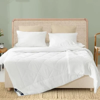 Abbildung von Dreamzie Bettdecke 155x200 cm Sommerdecke, Sommer Steppdecke 155 x 200, Leicht Dünn Weiche Atmungsaktive Sommerbettdecke, Zudecke 150gsm Mikrofaser, Zertifiziert Oeko Tex
