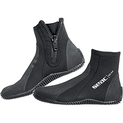 Abbildung von Seac Regular Boot kurzer, 5 mm starker Neopren Tauchstiefel mit halbstarrer Sohle und Fersen sowie Knöchelschutz, Schwarz, XS